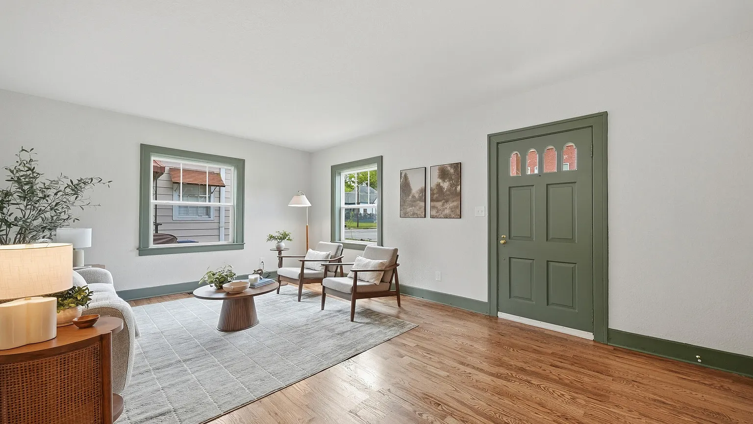 2202 Chamberlain Ave: the finished living room