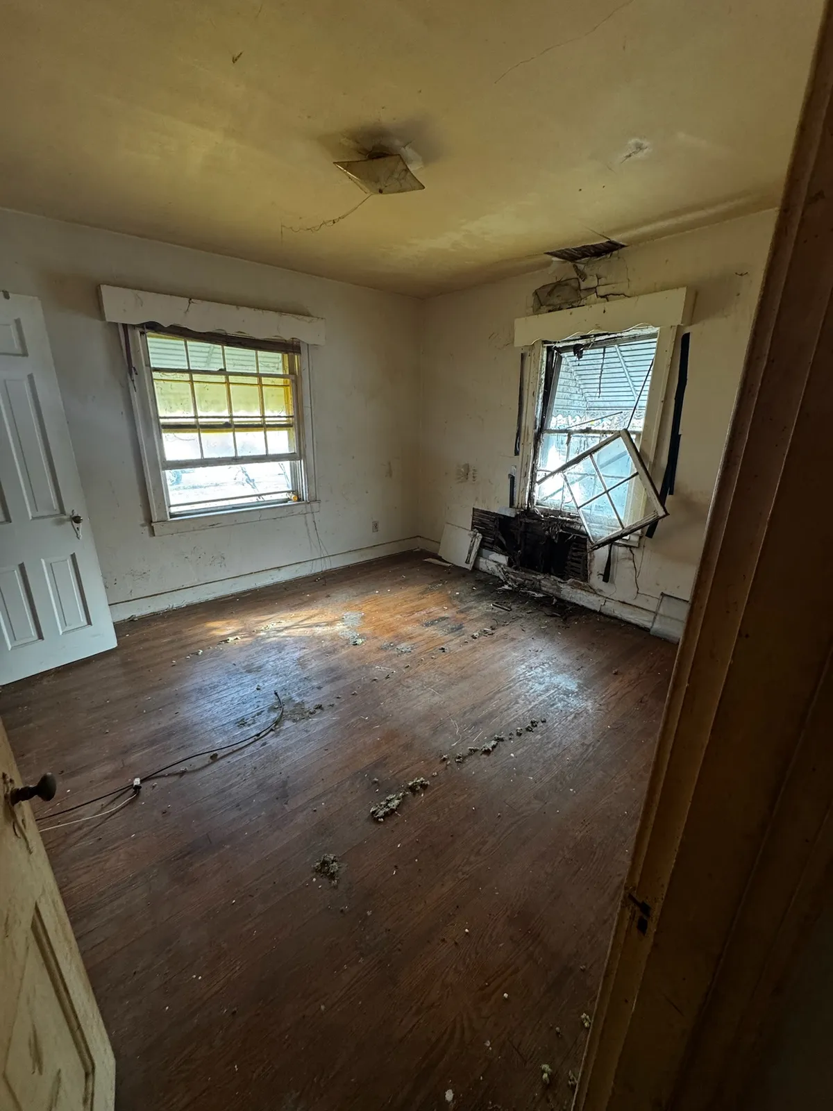 Bedroom at 2202 Chamberlain Ave before restoration
